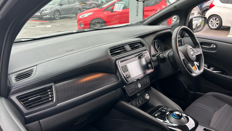 Nissan LEAF 110kW Acenta 40kWh 5dr Auto Electric Hatchback